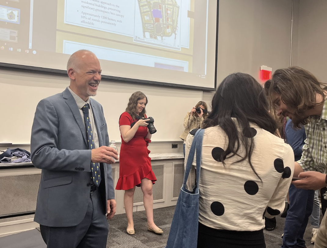 ACC Mayor Kelly Girtz speaks with student journalists in an auditorium at the University of Georgia